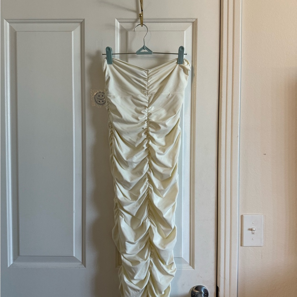Elegant White Ruched Bodycon Dress